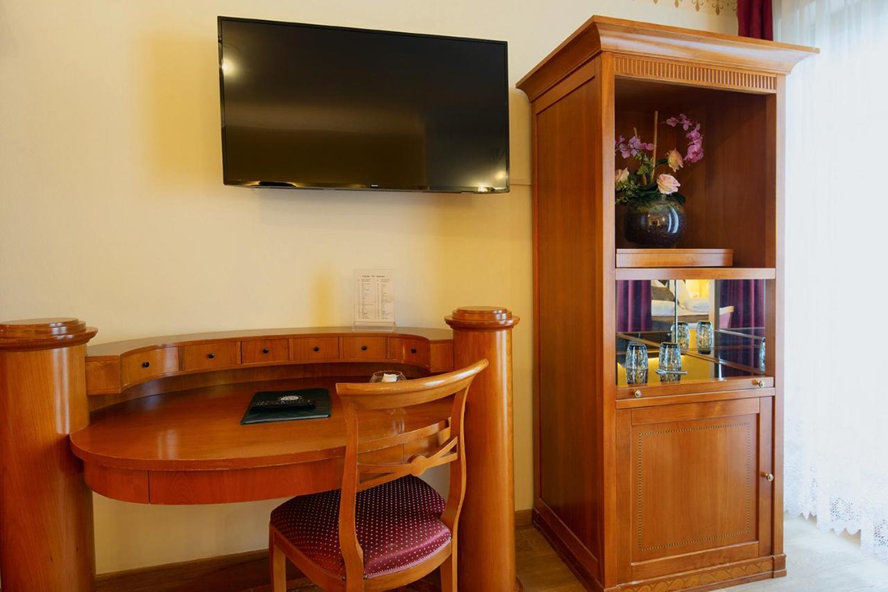 Hotel Engel Sluderno Luaran gambar
