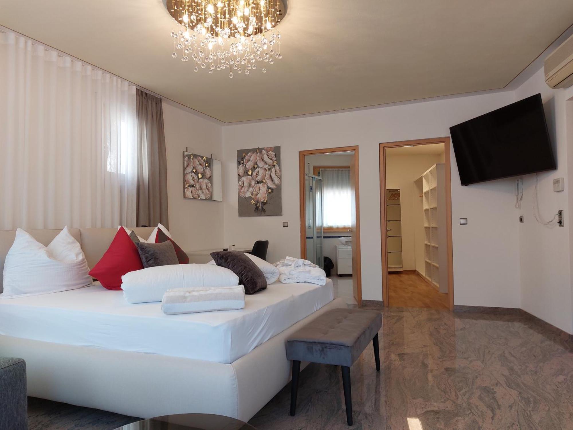 Hotel Engel Sluderno Luaran gambar