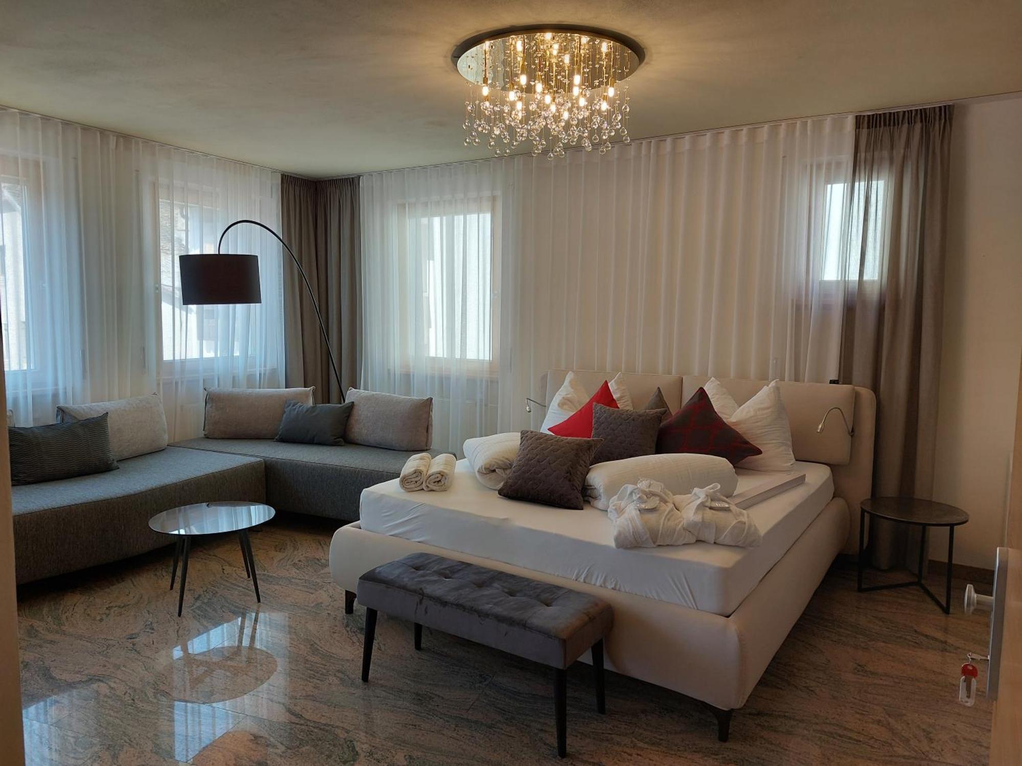 Hotel Engel Sluderno Luaran gambar