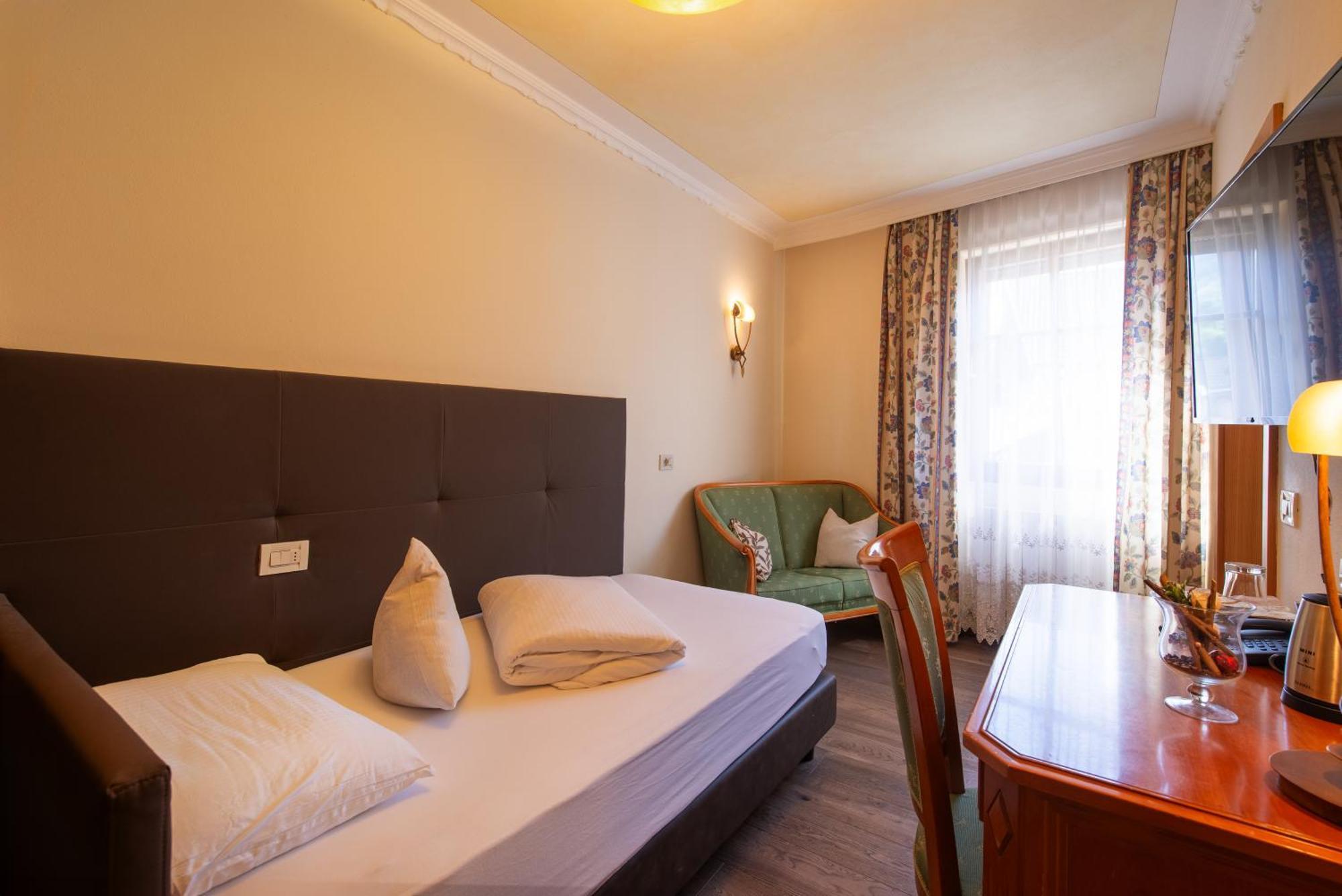Hotel Engel Sluderno Luaran gambar