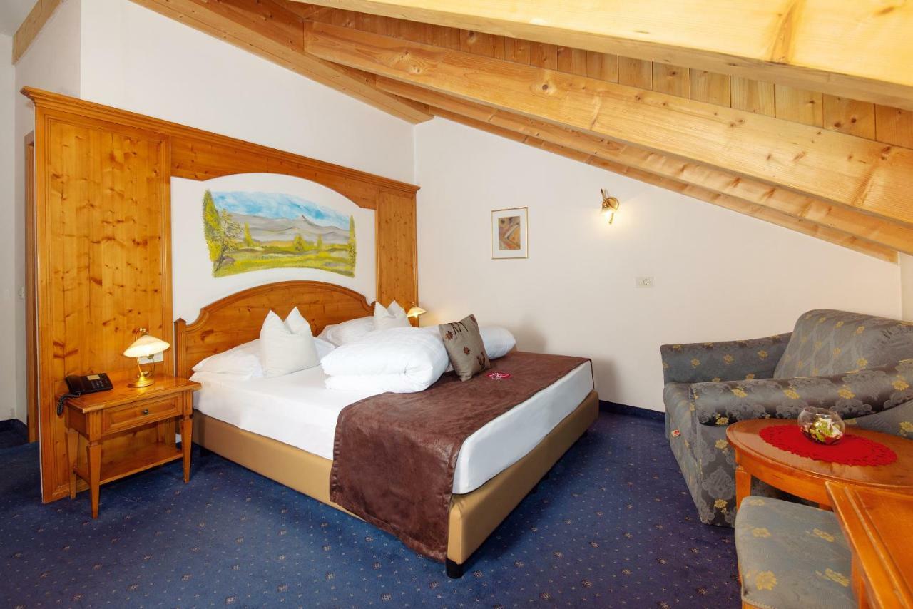 Hotel Engel Sluderno Luaran gambar
