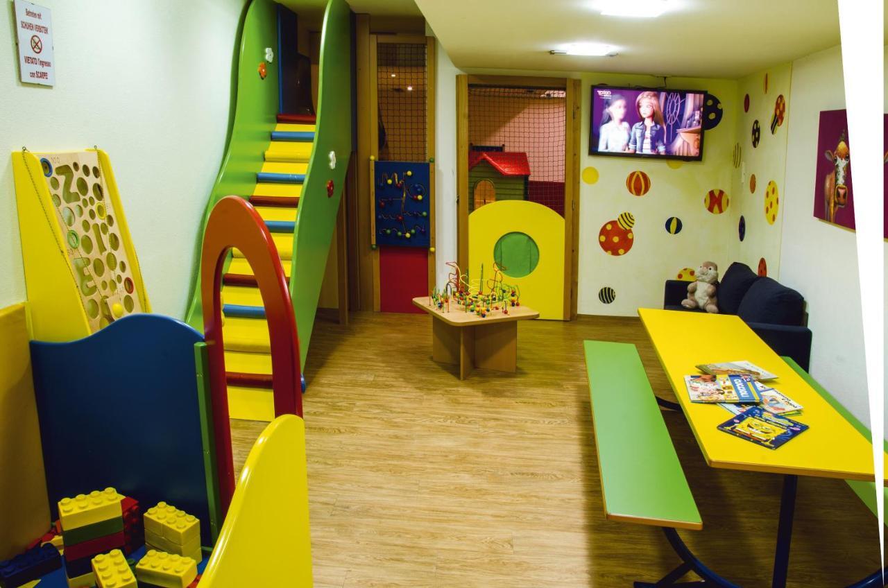 Hotel Engel Sluderno Luaran gambar